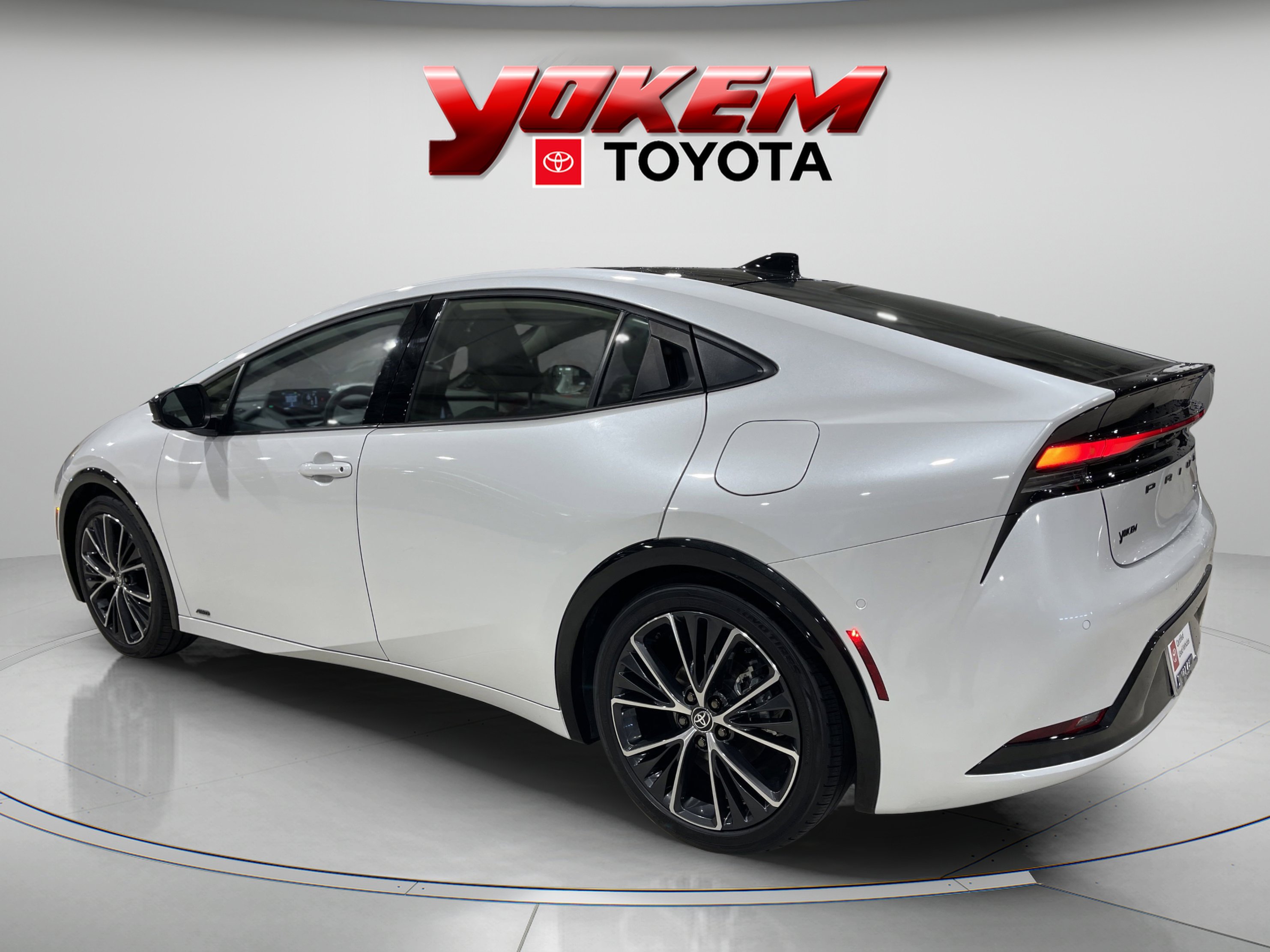 2024 Toyota Prius Limited photo 3