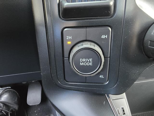 2025 Ford F-150 STX photo 16
