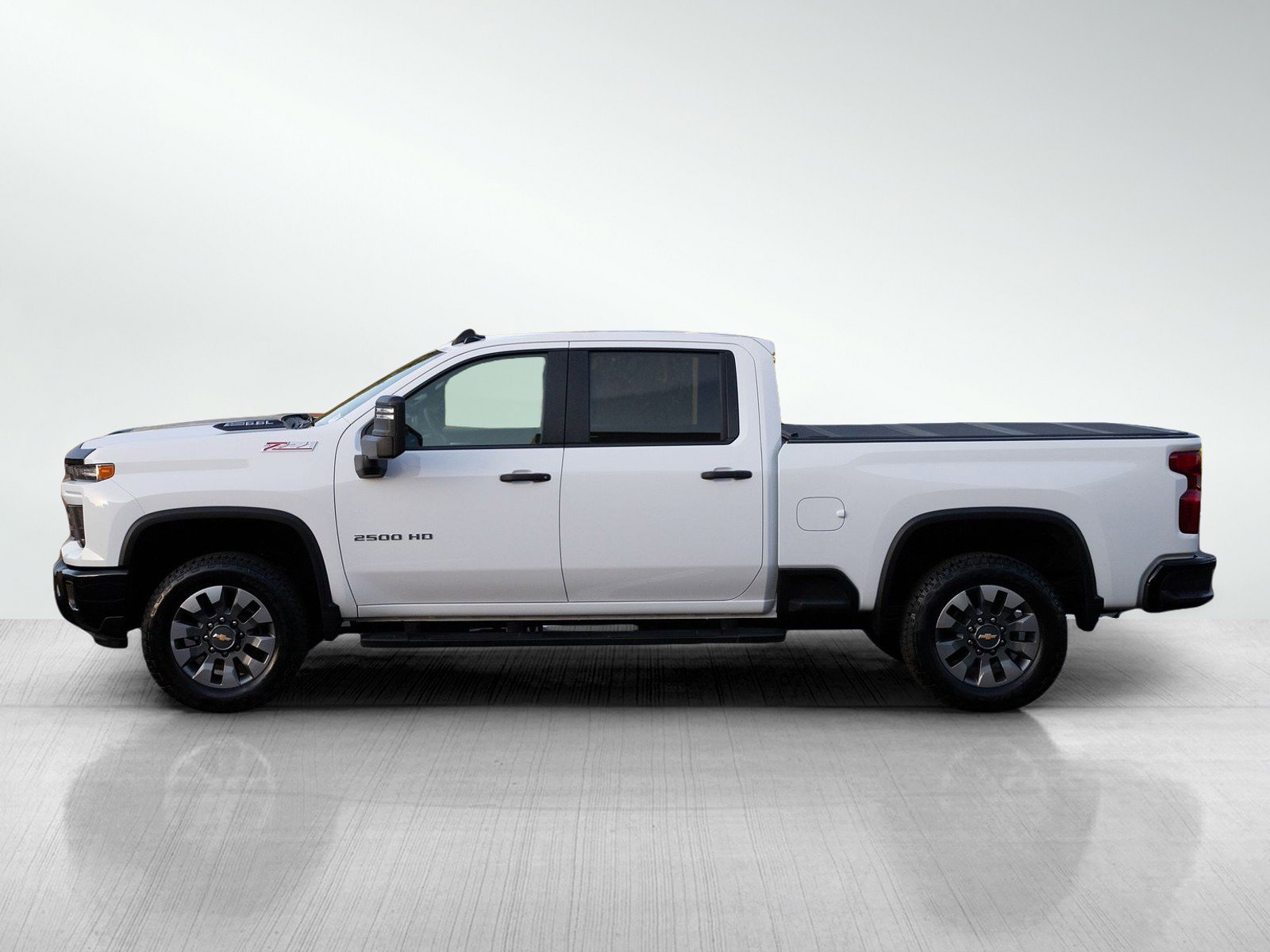 2024 Chevrolet Silverado 2500HD Custom photo 2