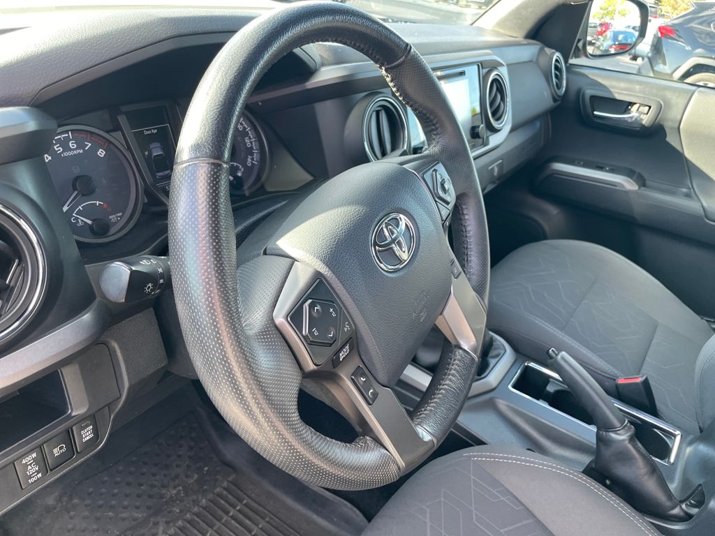 2019 Toyota Tacoma TRD Sport photo 32