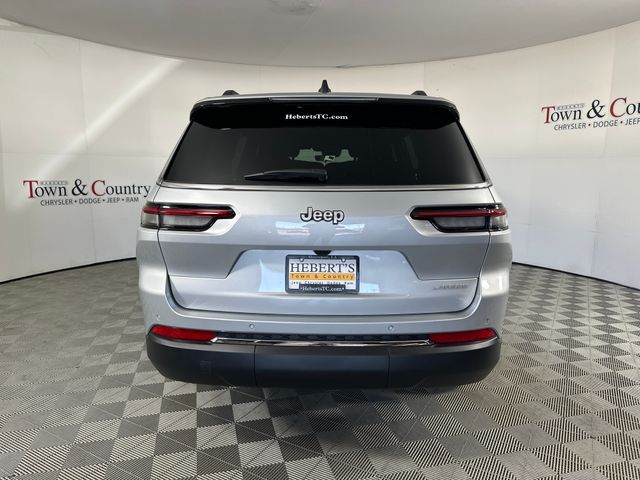 2025 Jeep Grand Cherokee Laredo X photo 8