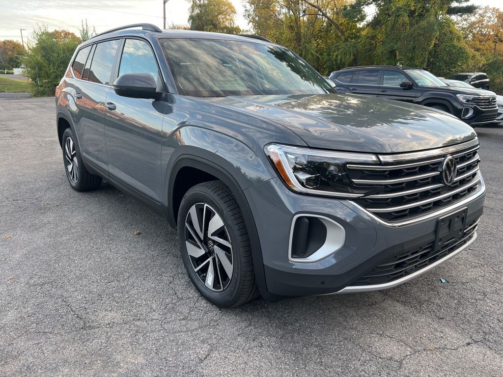 2026 Volkswagen Atlas SE Technology photo 3