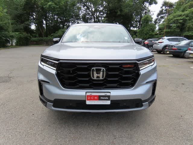 2025 Honda Pilot TrailSport photo 3