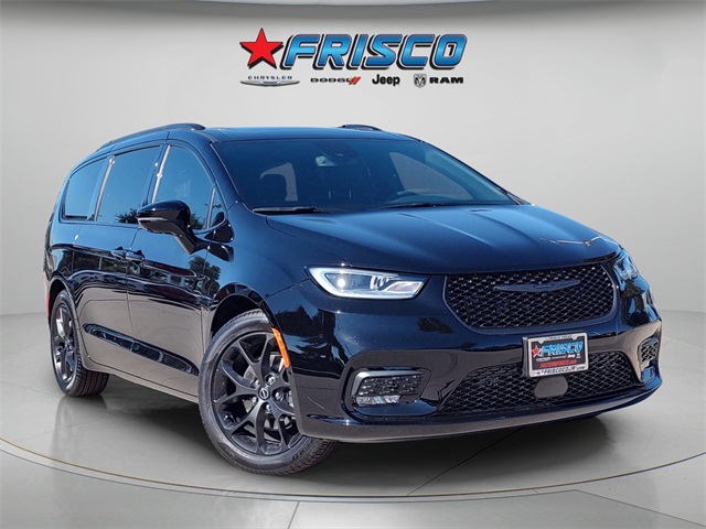 2026 Chrysler Pacifica Limited's photo