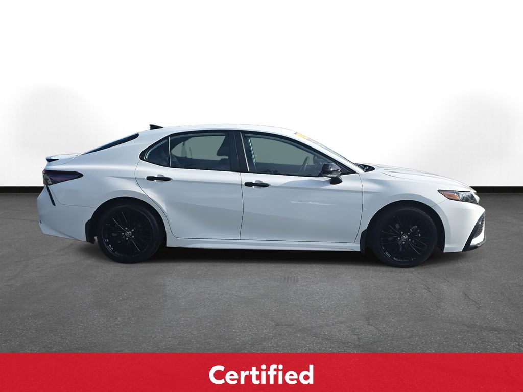 2022 Toyota Camry SE photo 3