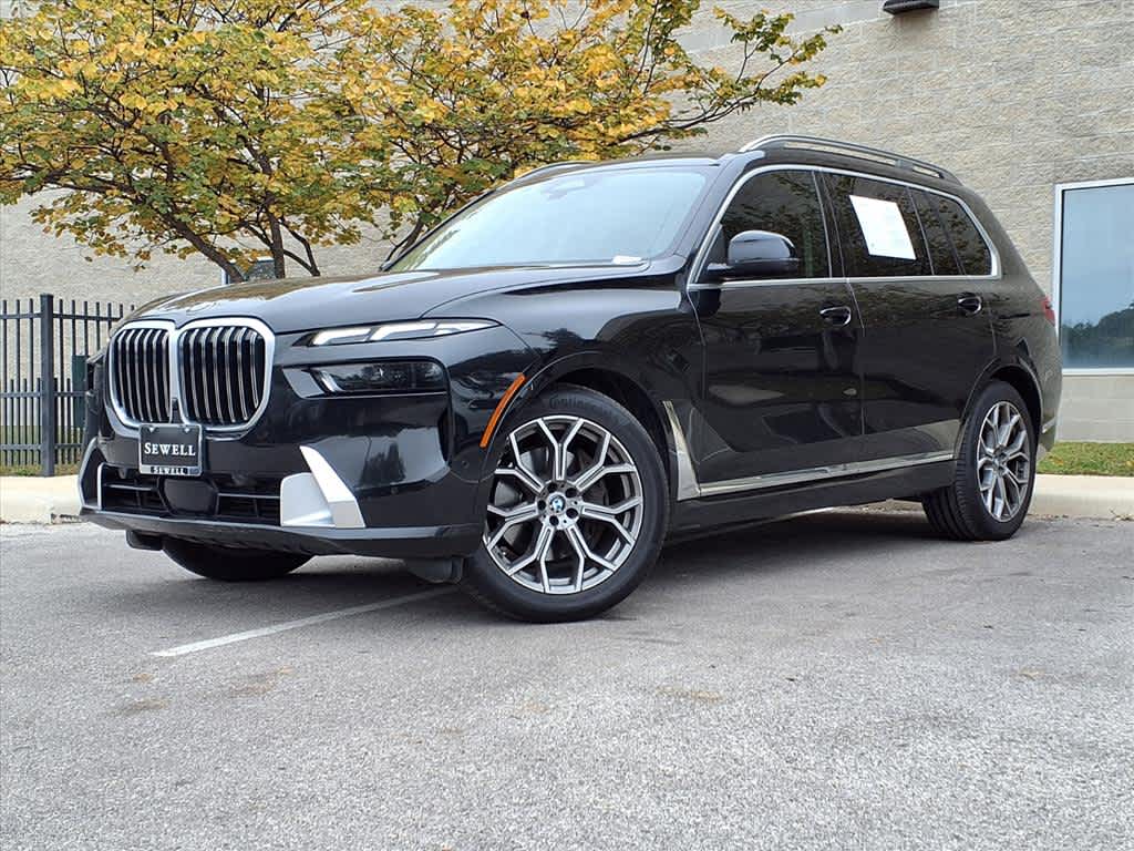 2023 BMW X7 40i's photo