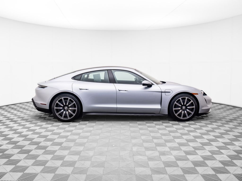 2021 Porsche Taycan Base photo 6