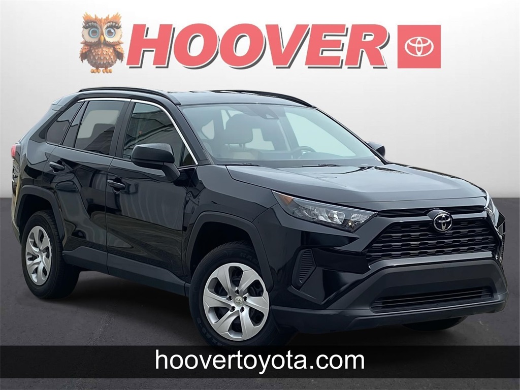 2021 Toyota RAV4 LE's photo