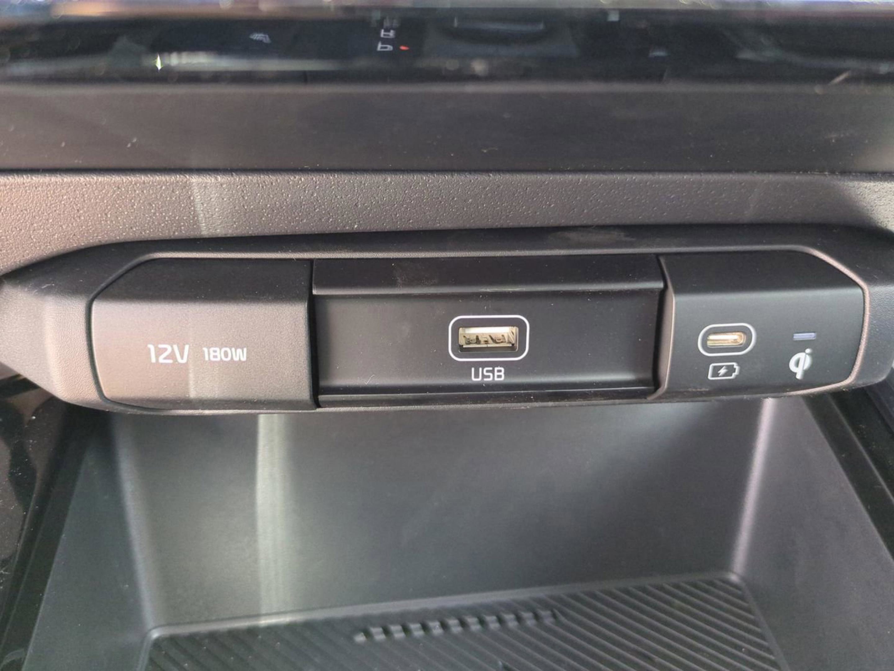 2025 Kia Niro EX photo 22