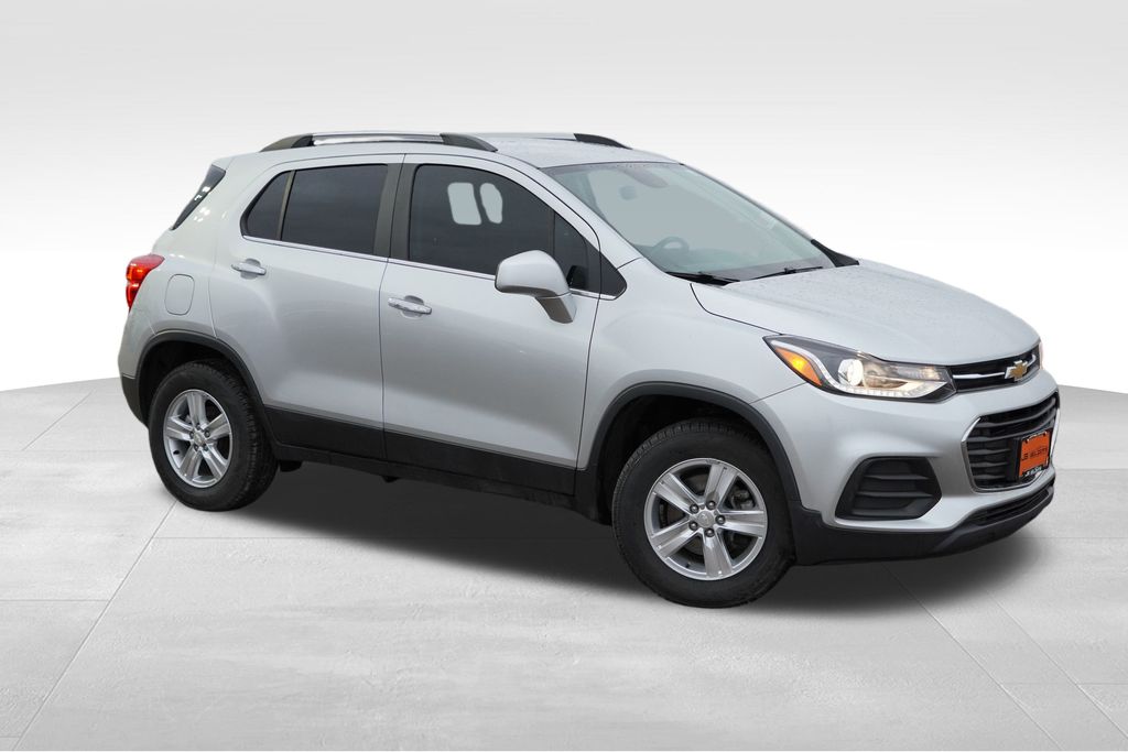 Used 2019 Chevrolet Trax LT with VIN 3GNCJPSB1KL319681 for sale in New Prague, MN