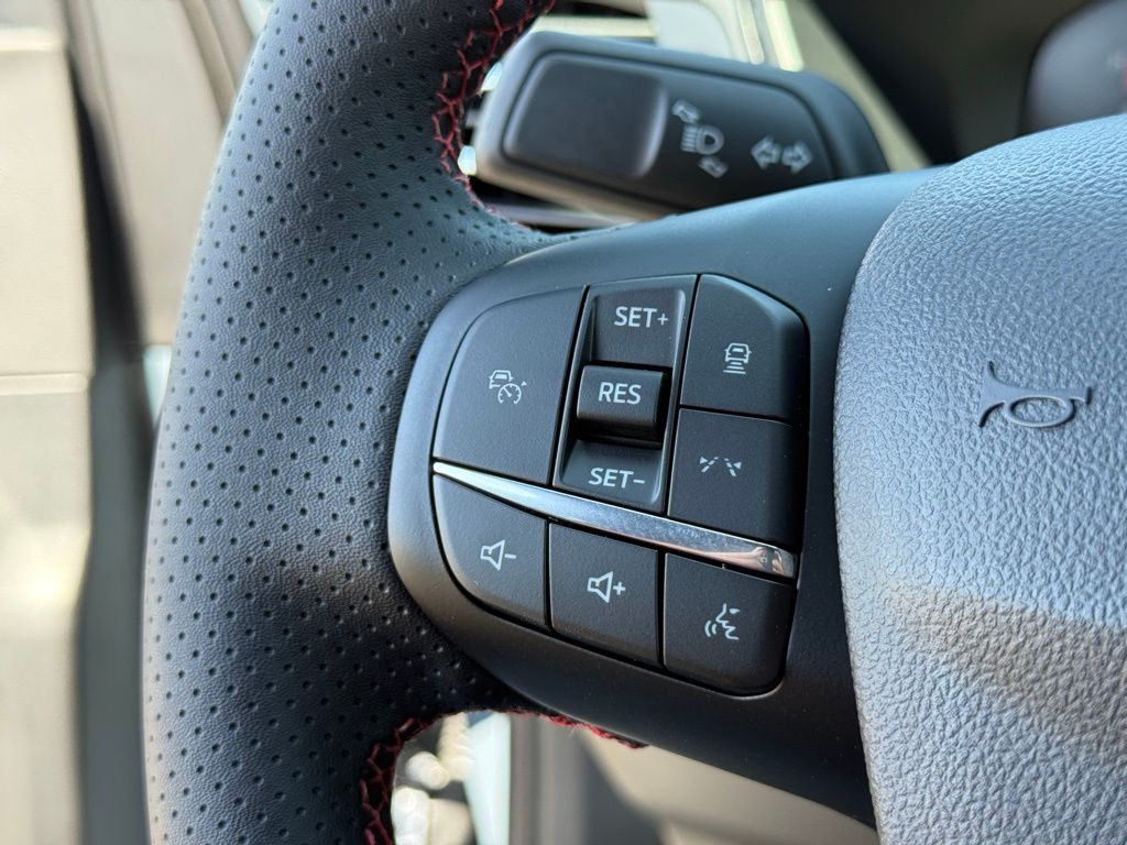 2025 Ford Escape ST-Line photo 10