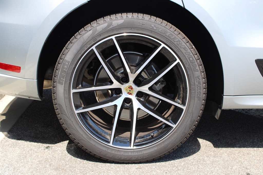 2024 Porsche Macan Base photo 15