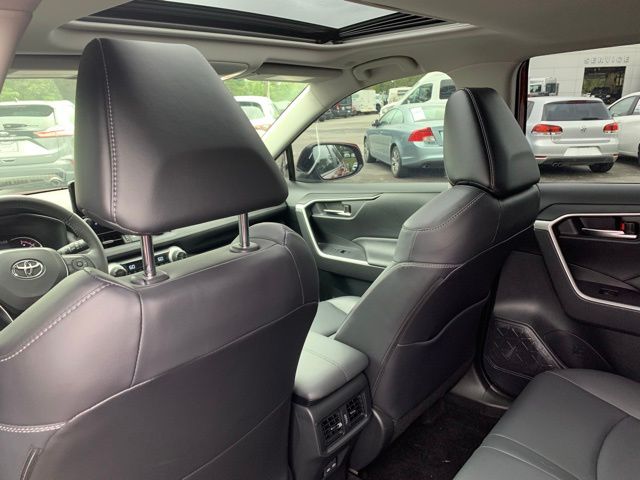 2023 Toyota RAV4 XLE Premium photo 24