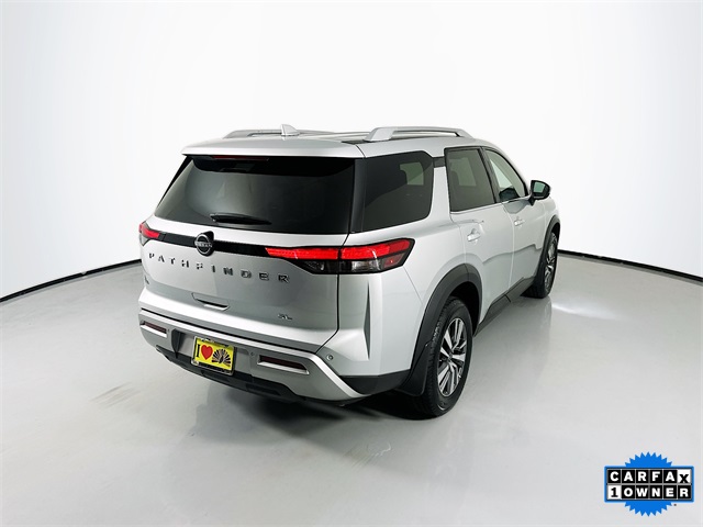 2024 Nissan Pathfinder SL photo 6