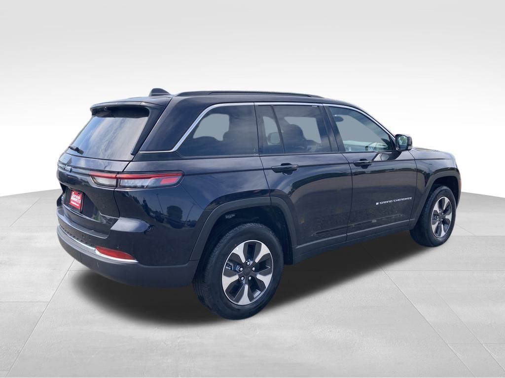 2024 Jeep Cherokee Limited 4xe photo 5