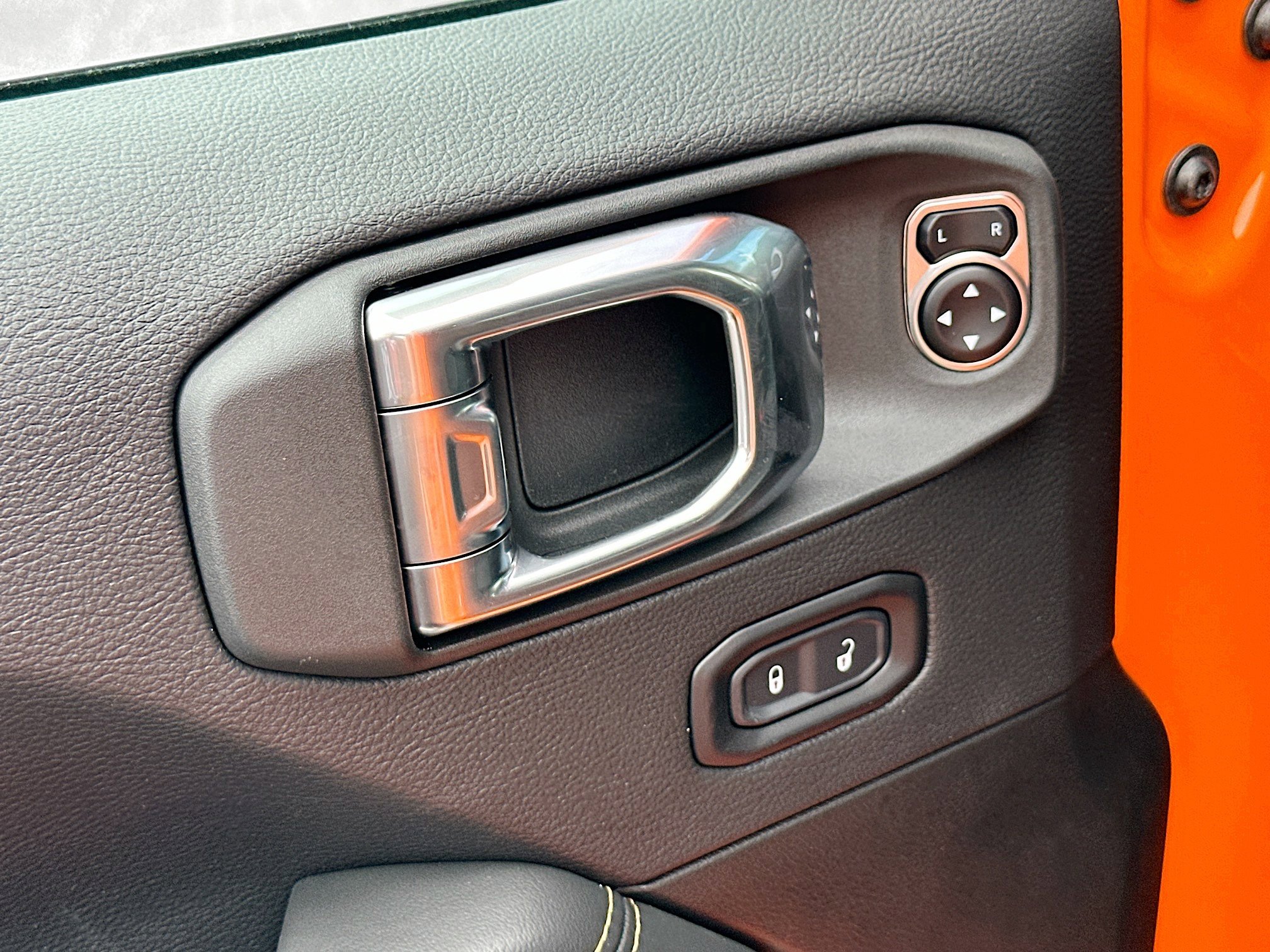 2025 Jeep Wrangler Sahara photo 10