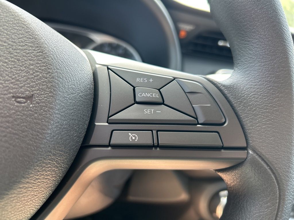 2025 Nissan Kicks Play S photo 19