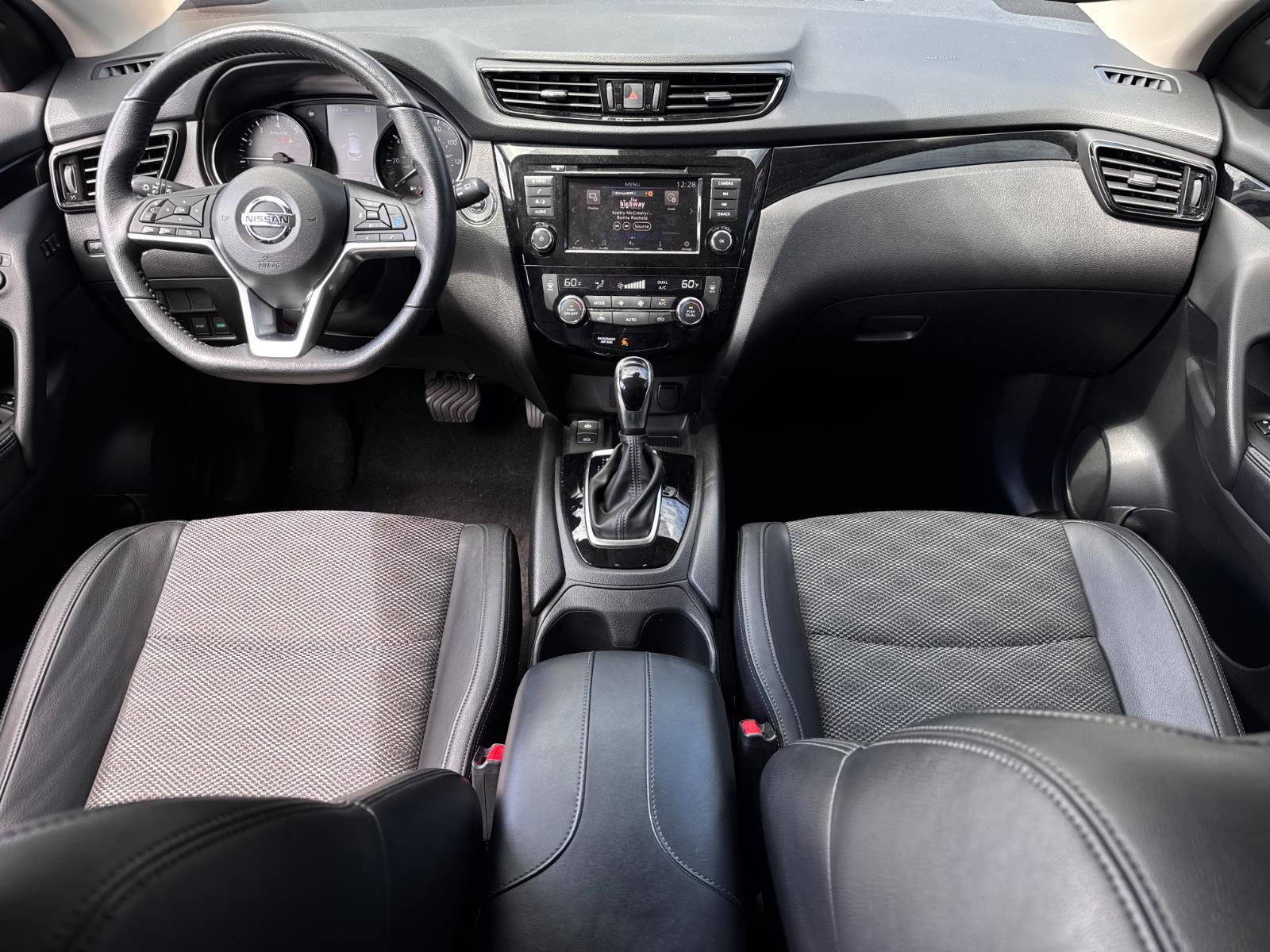 2022 Nissan Rogue Sport SV photo 24