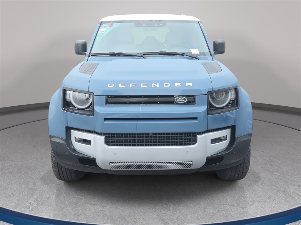 2026 Land Rover Defender 110 S photo 2