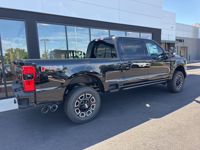 2025 Ford F-350 Platinum photo 2