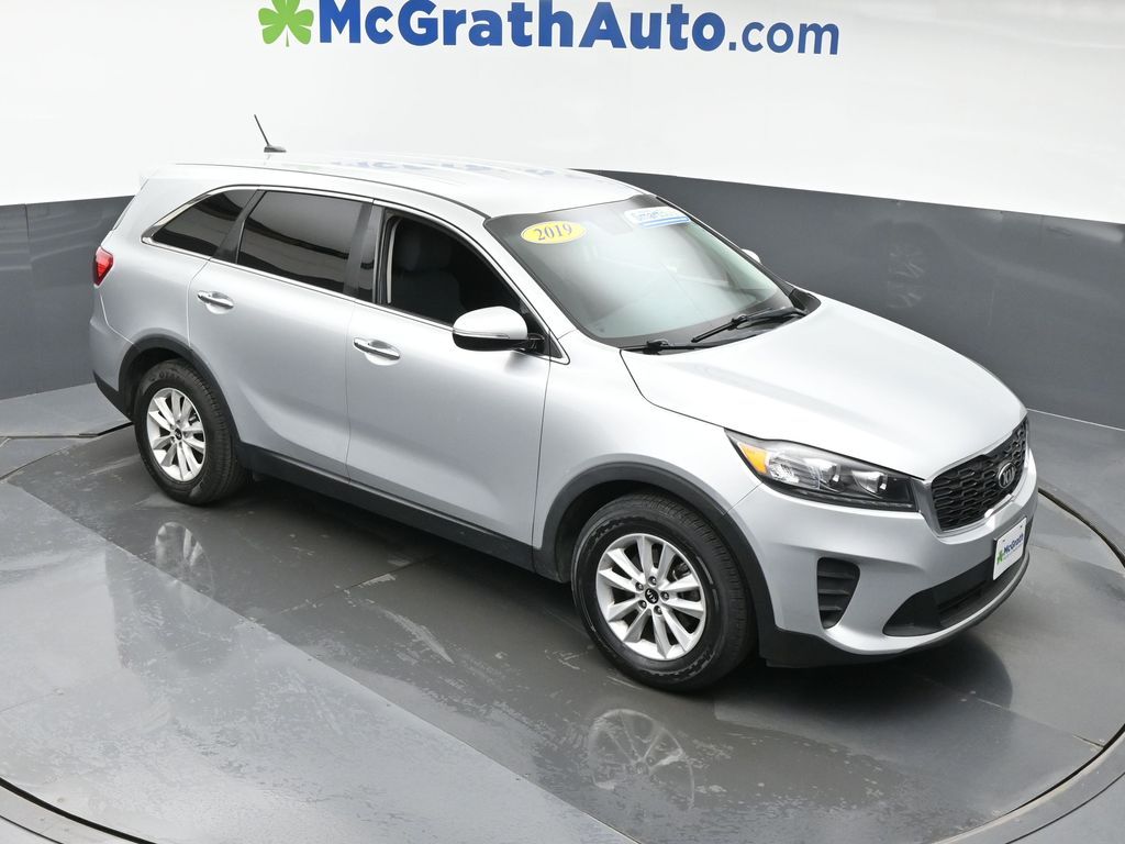 2019 Kia Sorento LX photo 2