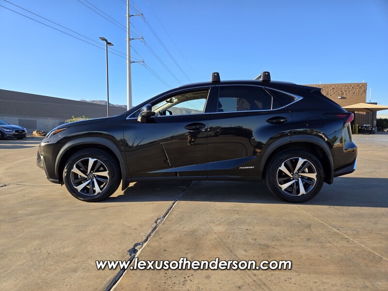 2021 Lexus NX 300h AWD photo 3