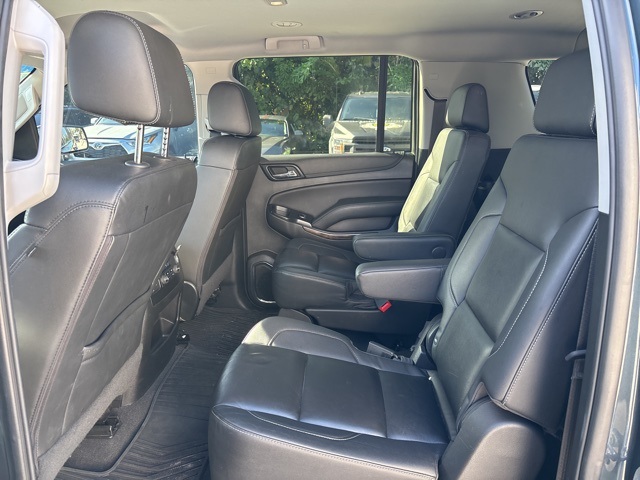 2020 Chevrolet Suburban LT photo 13
