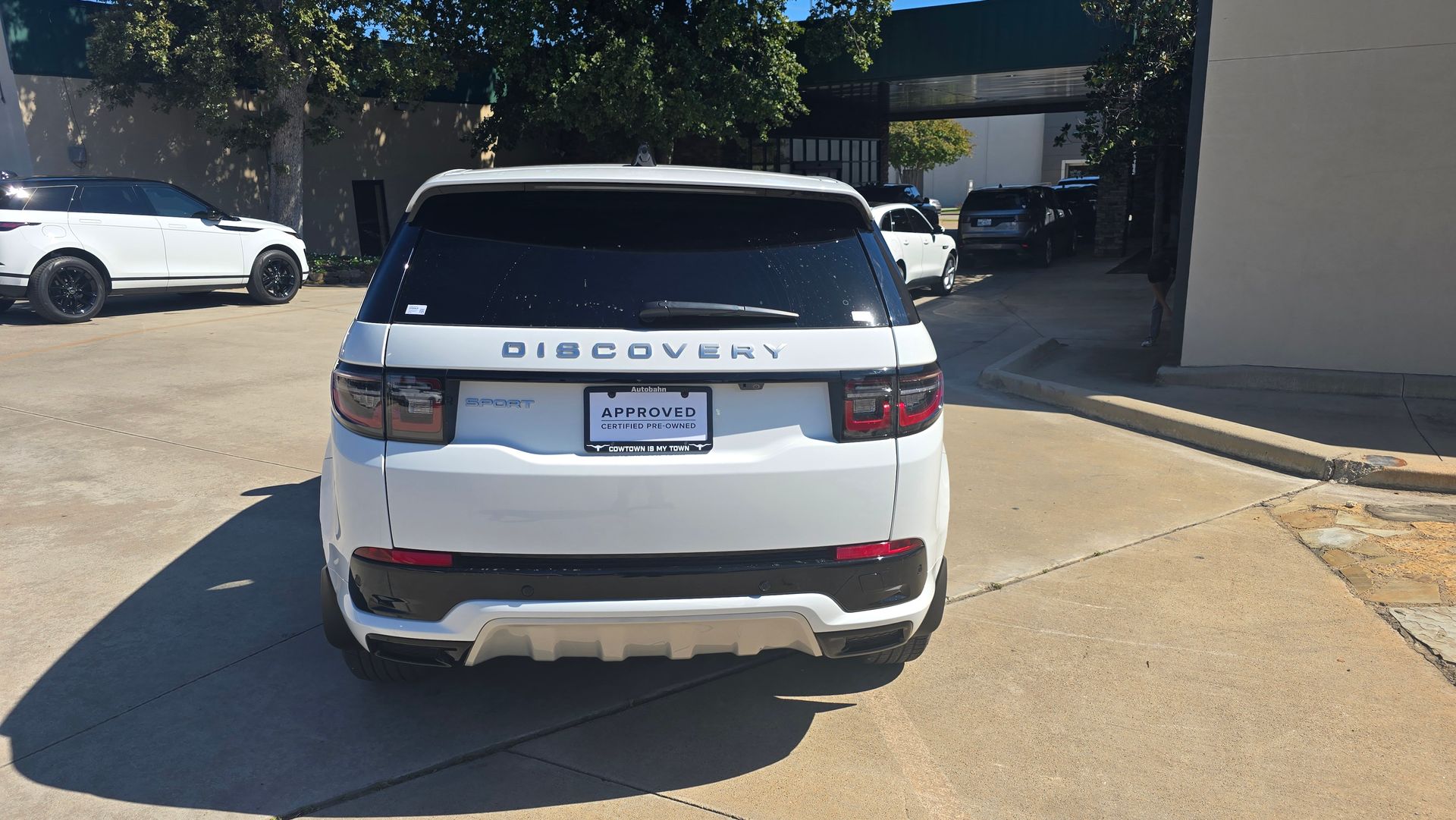 2024 Land Rover Discovery Sport S photo 2