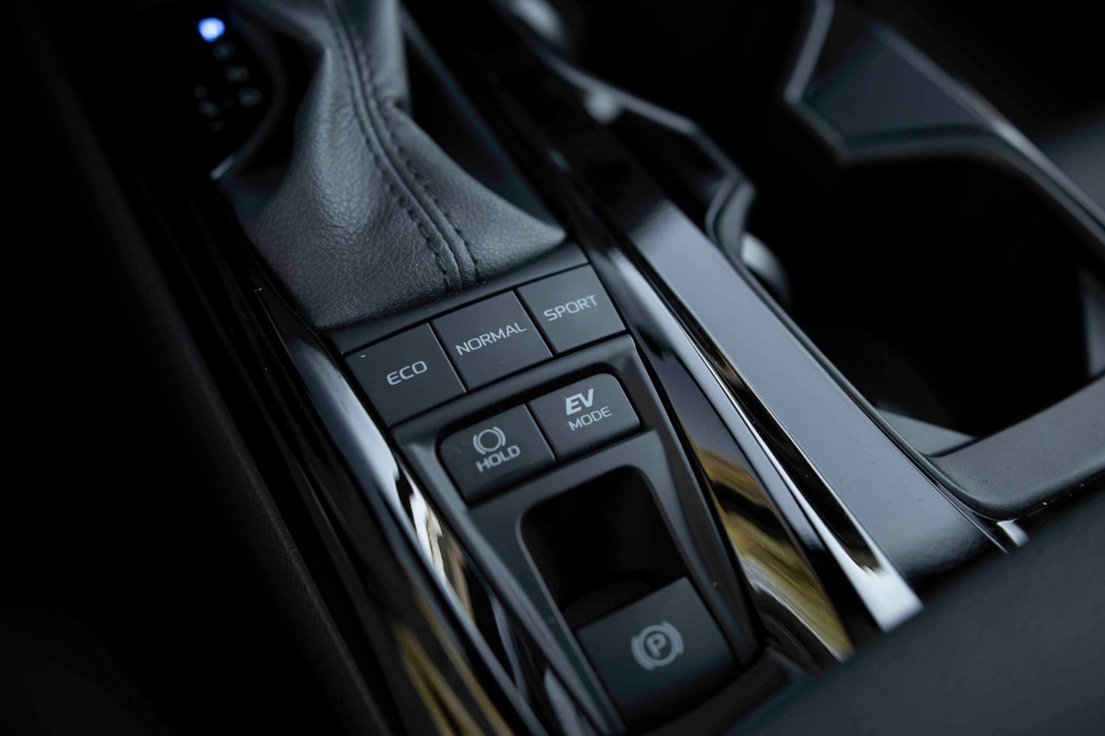 2025 Toyota Camry LE photo 10