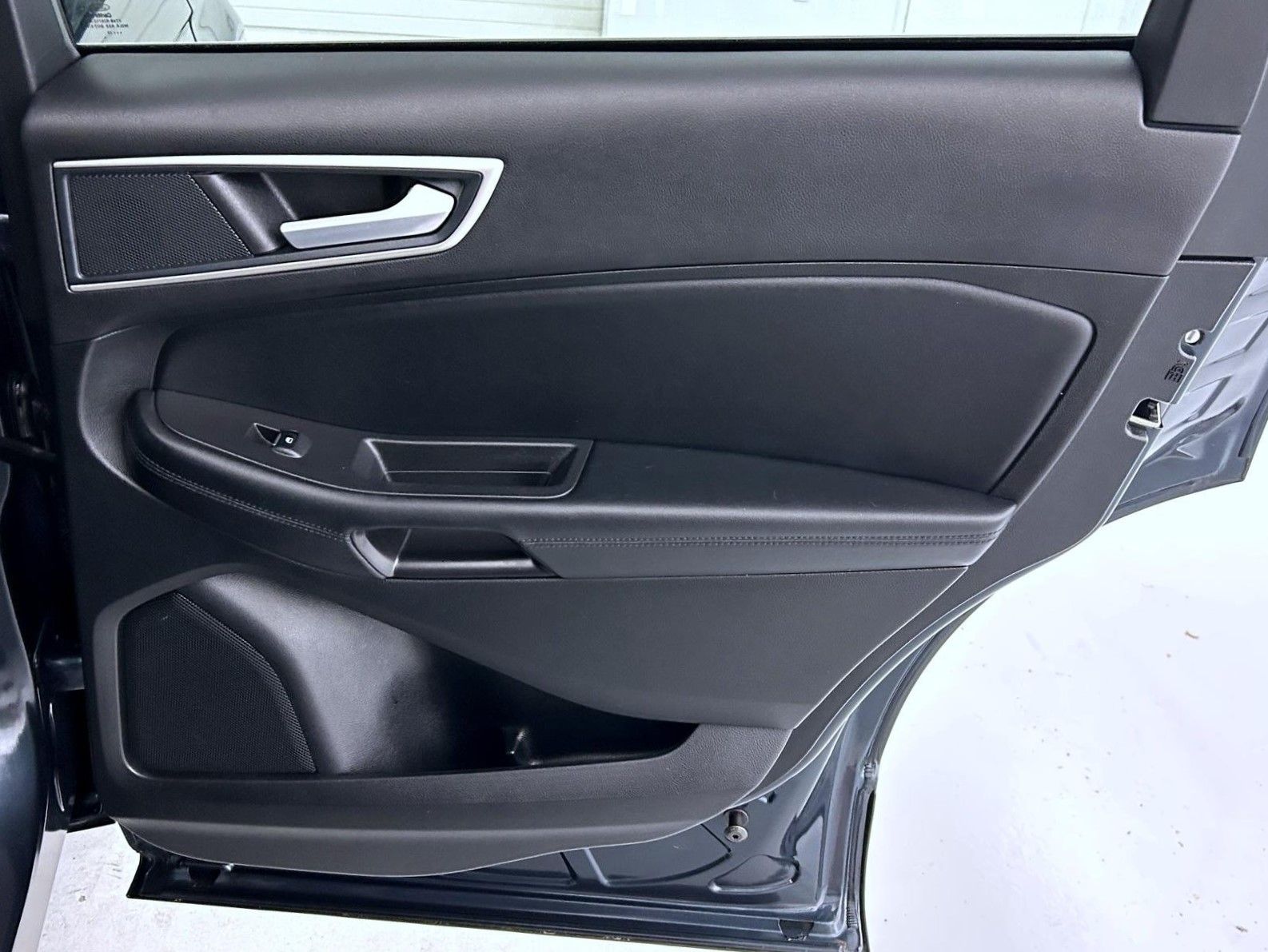 2023 Ford Edge SEL photo 17