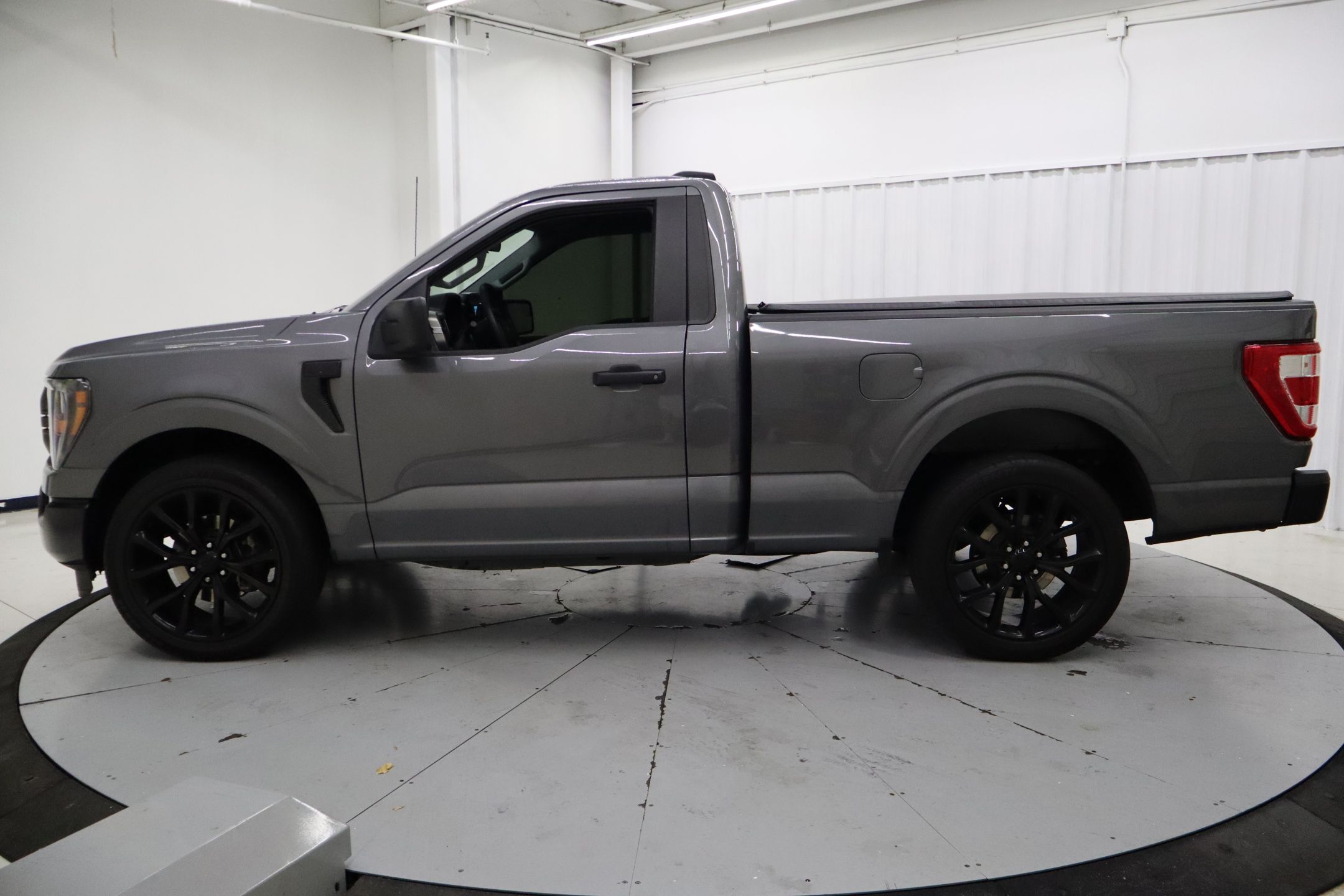 2023 Ford F-150 XL photo 6