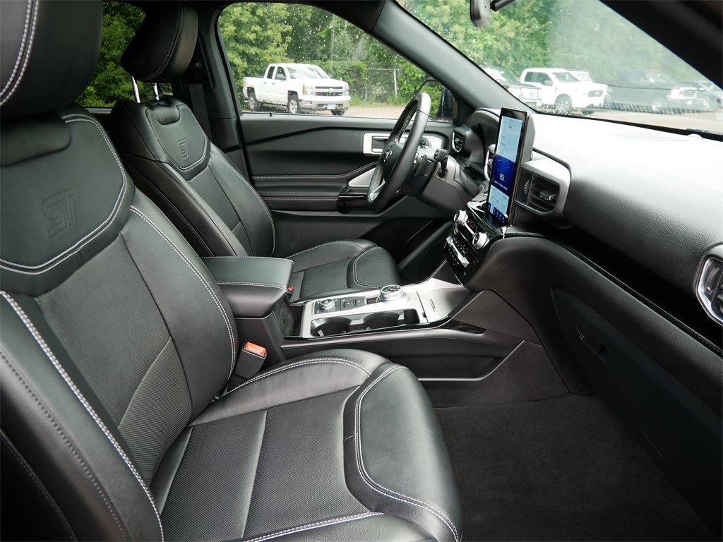 2024 Ford Explorer ST photo 8