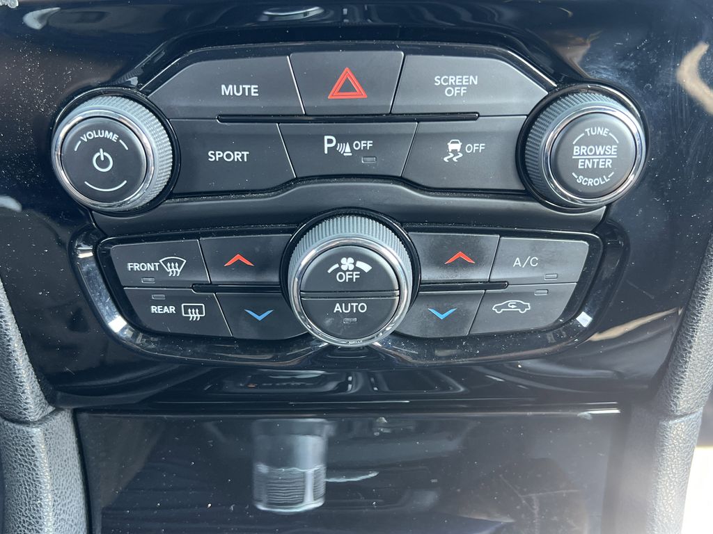 2020 Chrysler 300 S photo 4