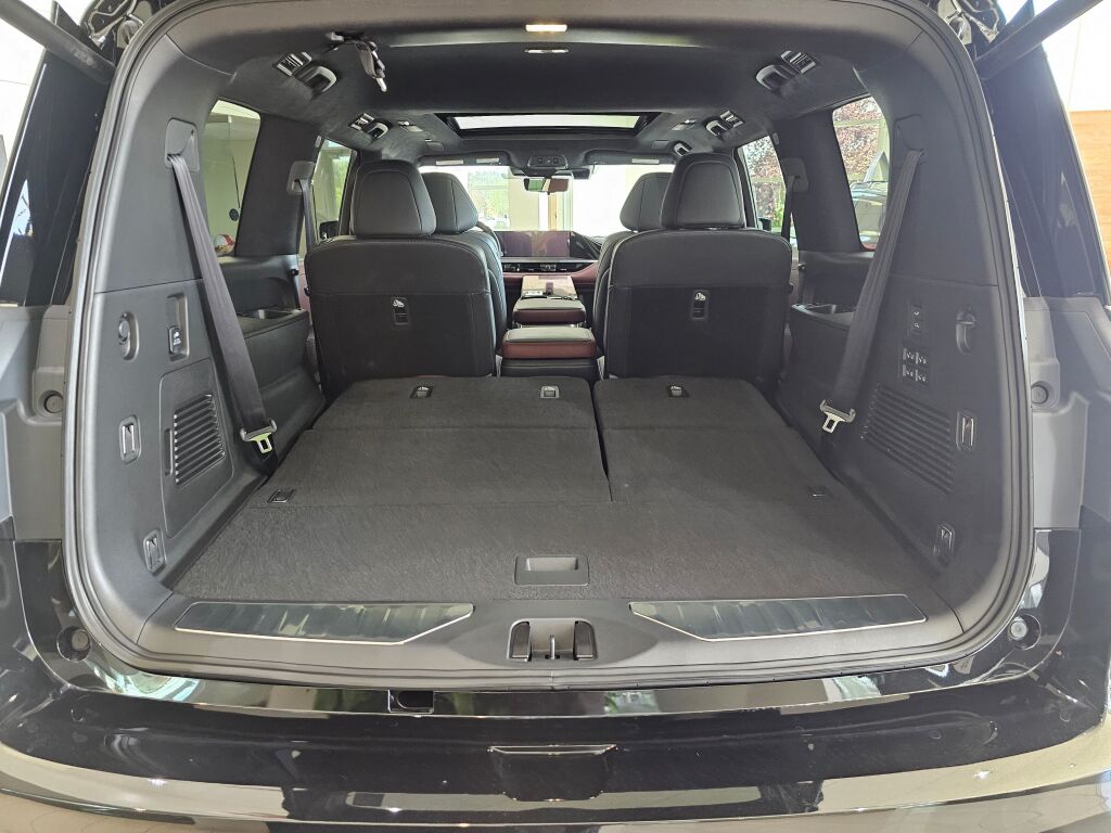 2025 Infiniti QX80 photo 19