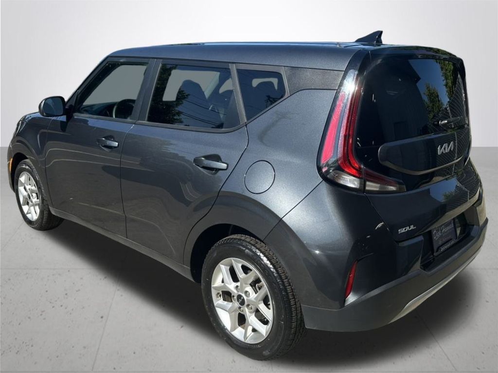 2023 Kia Soul LX photo 9