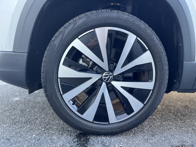 2022 Volkswagen Taos SE photo 11