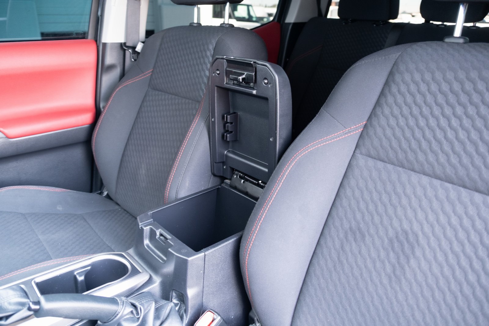 2022 Toyota Tacoma SR5 photo 7