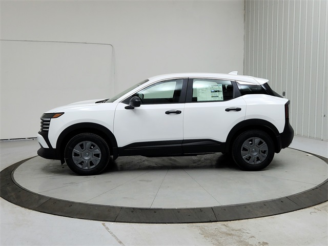 2025 Nissan Kicks S photo 2