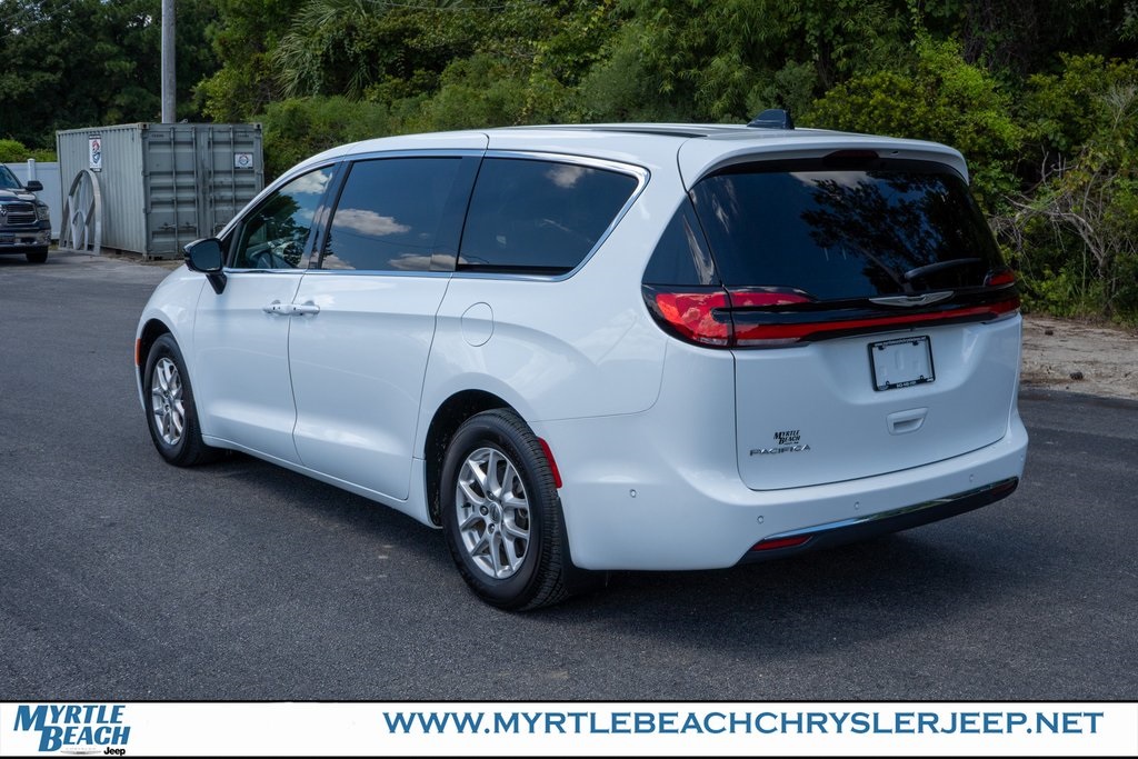 2025 Chrysler Pacifica photo 4
