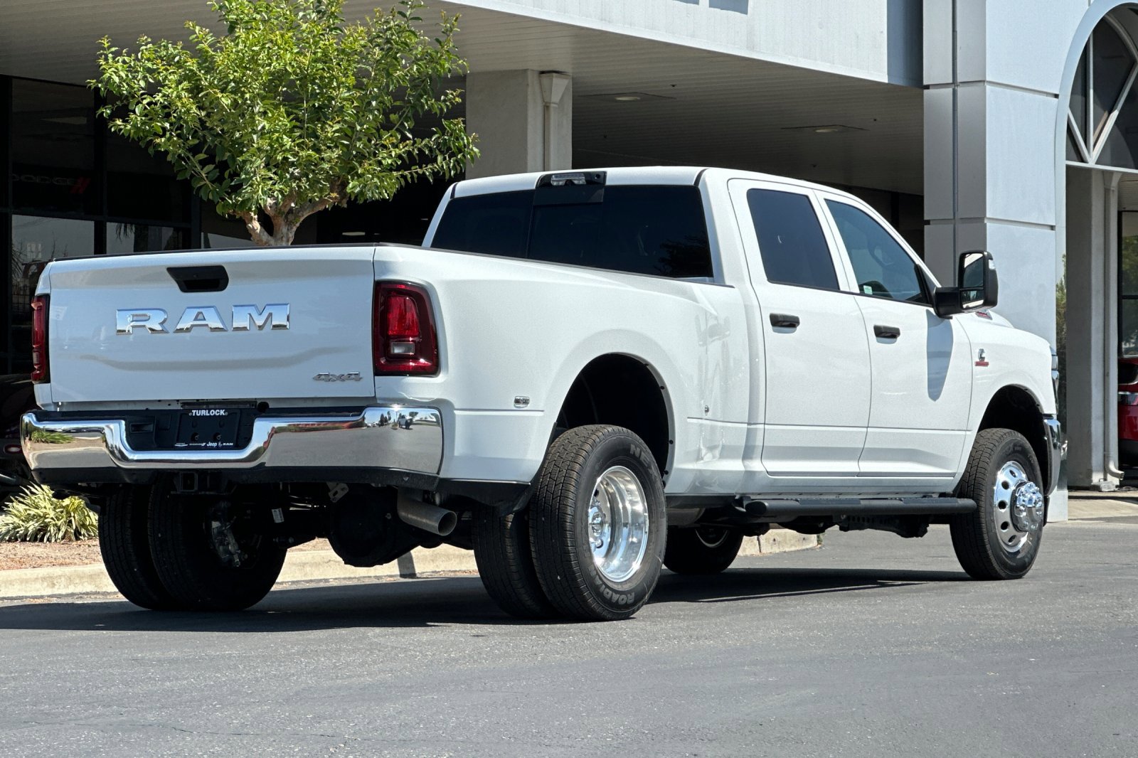 2025 Ram 3500 Tradesman photo 4