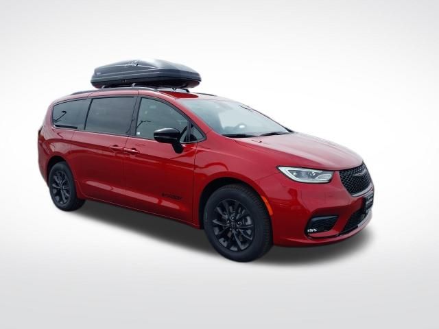 2025 Chrysler Pacifica photo 2