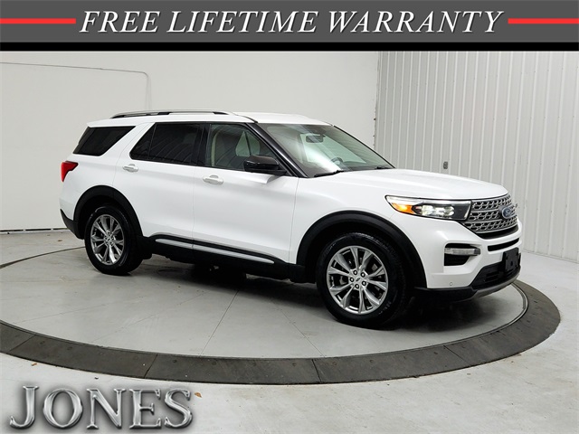 2022 Ford Explorer Limited's photo
