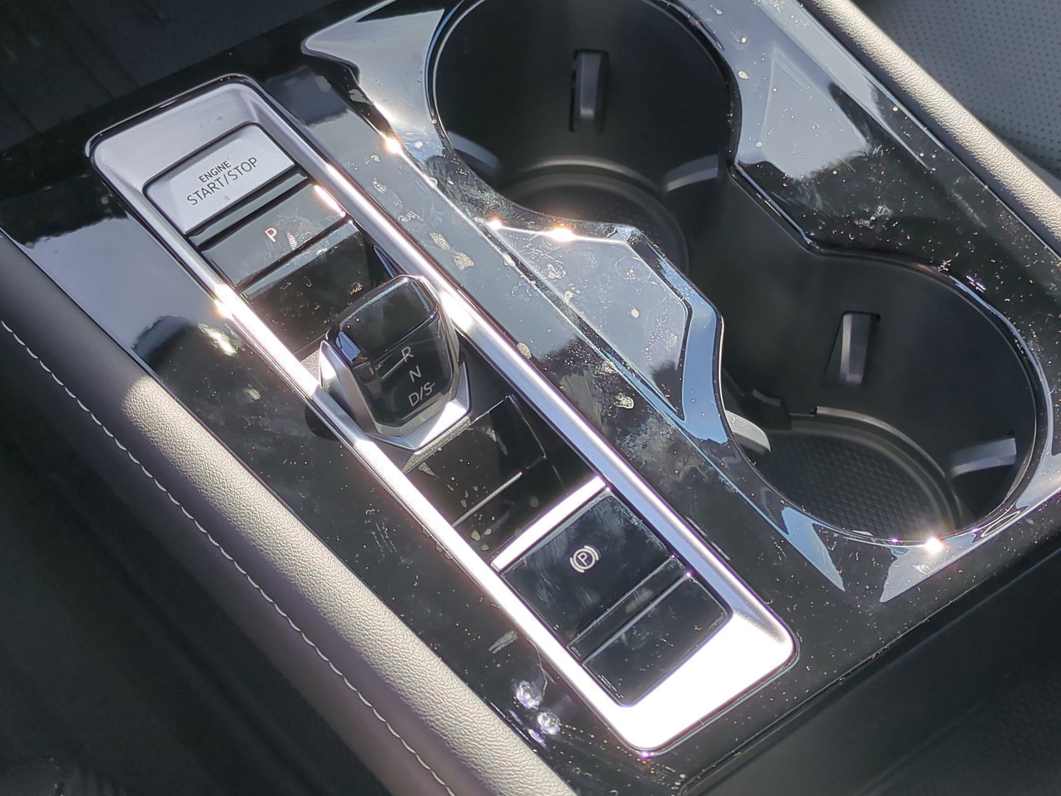 2025 Volkswagen Atlas Cross Sport SE Technology photo 10