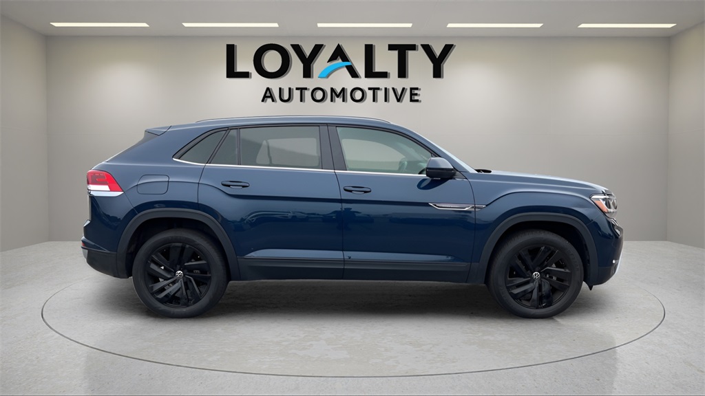 2022 Volkswagen Atlas Cross Sport V6 SE Technology photo 6