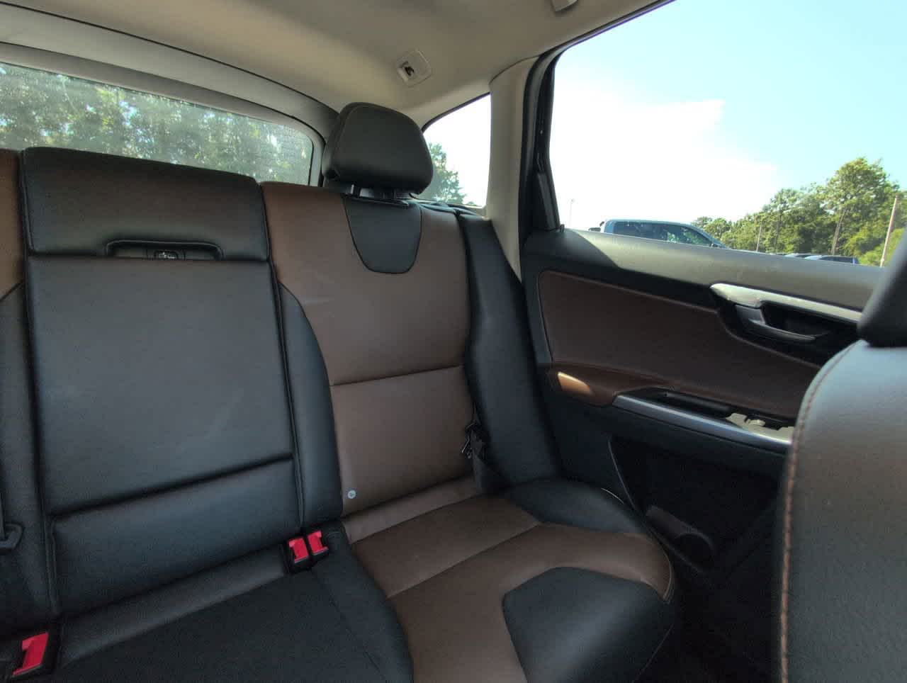 2017 Volvo XC60 Dynamic photo 7