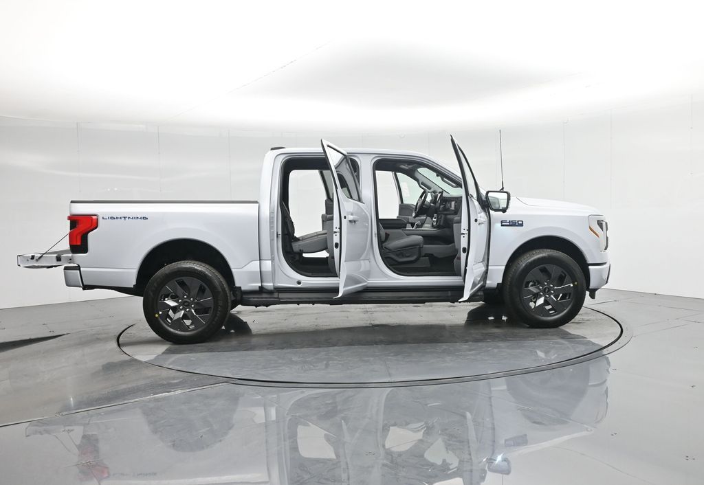 2025 Ford F-150 Lightning Flash