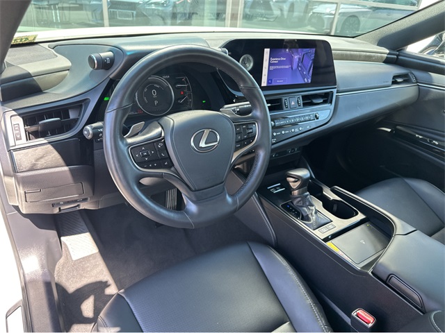 2025 Lexus ES 300h Premium photo 12