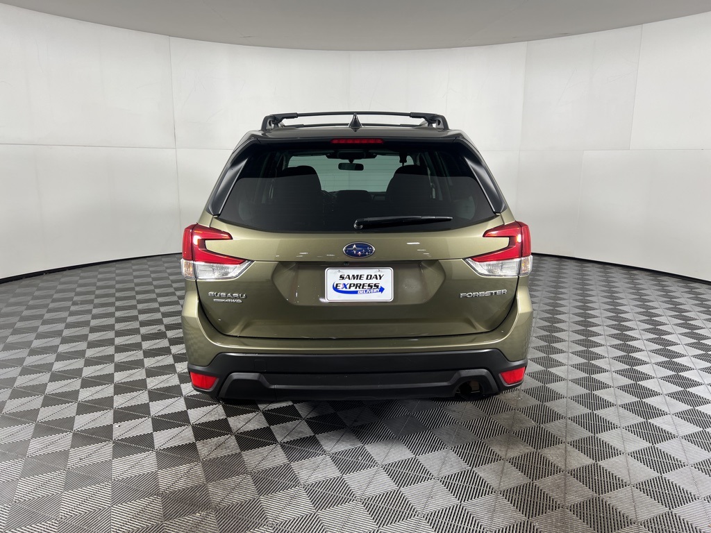 2024 Subaru Forester Premium photo 5