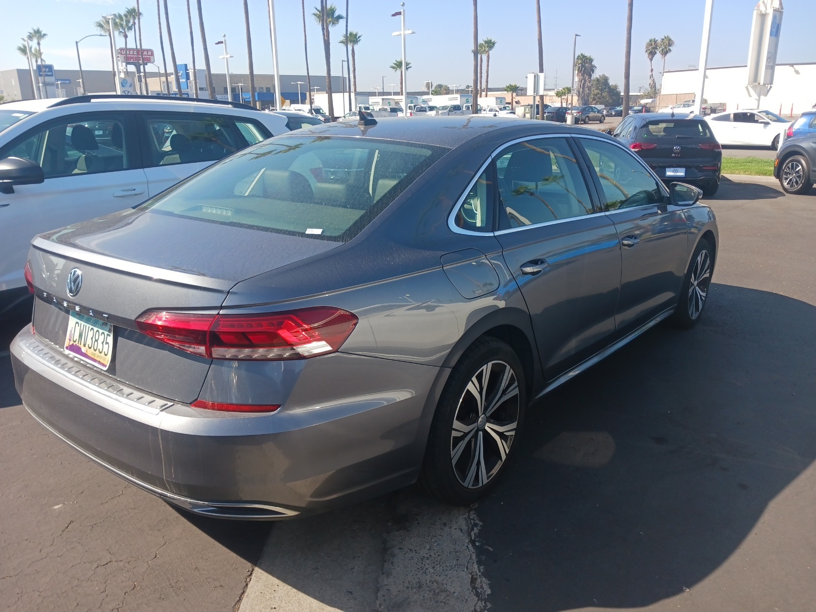 2022 Volkswagen Passat 2.0T SE photo 3