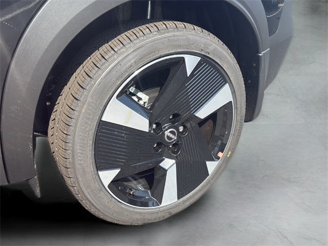 2026 Nissan Kicks SR photo 16